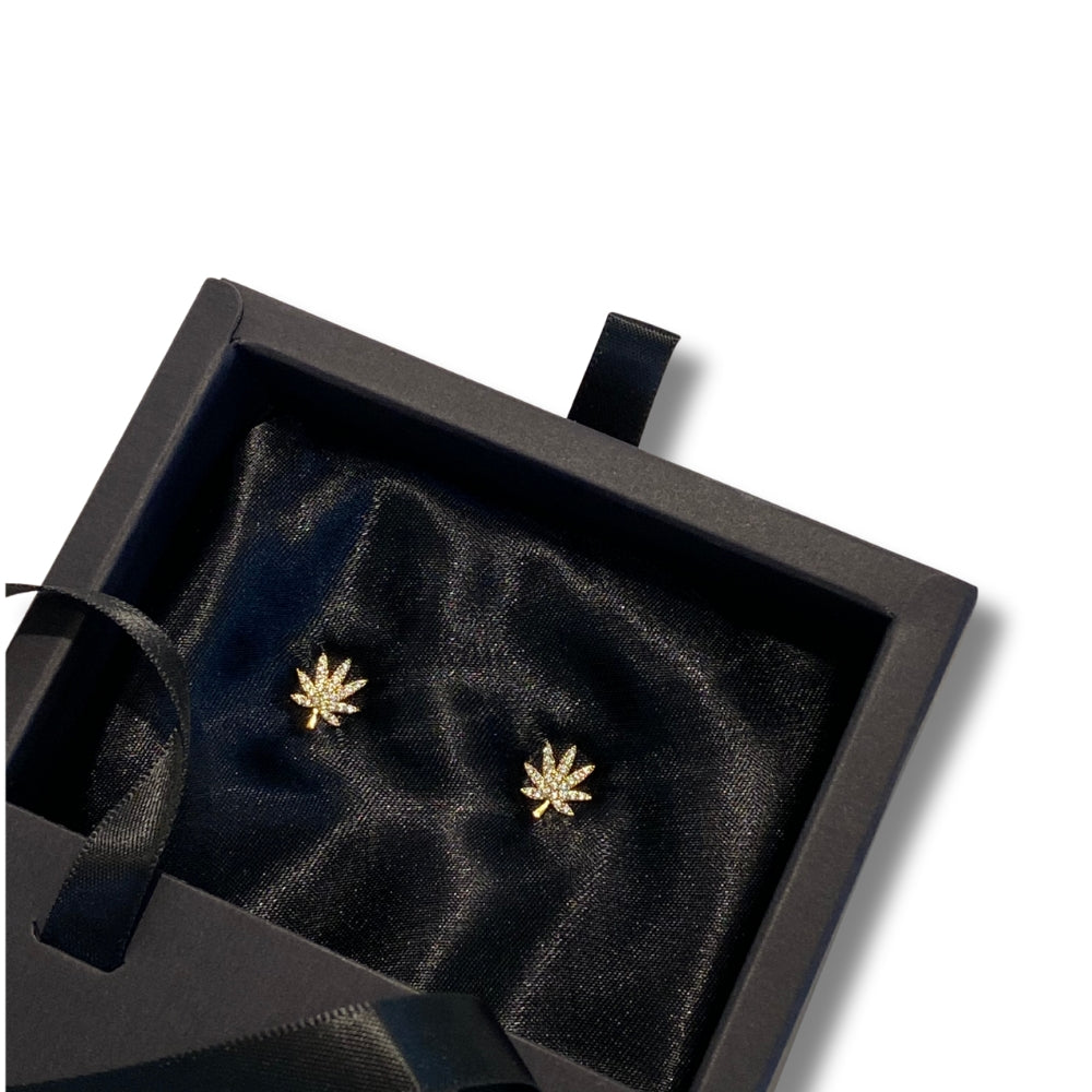18K GOLD CANNABIS LEAF EARRING The Kush Girls