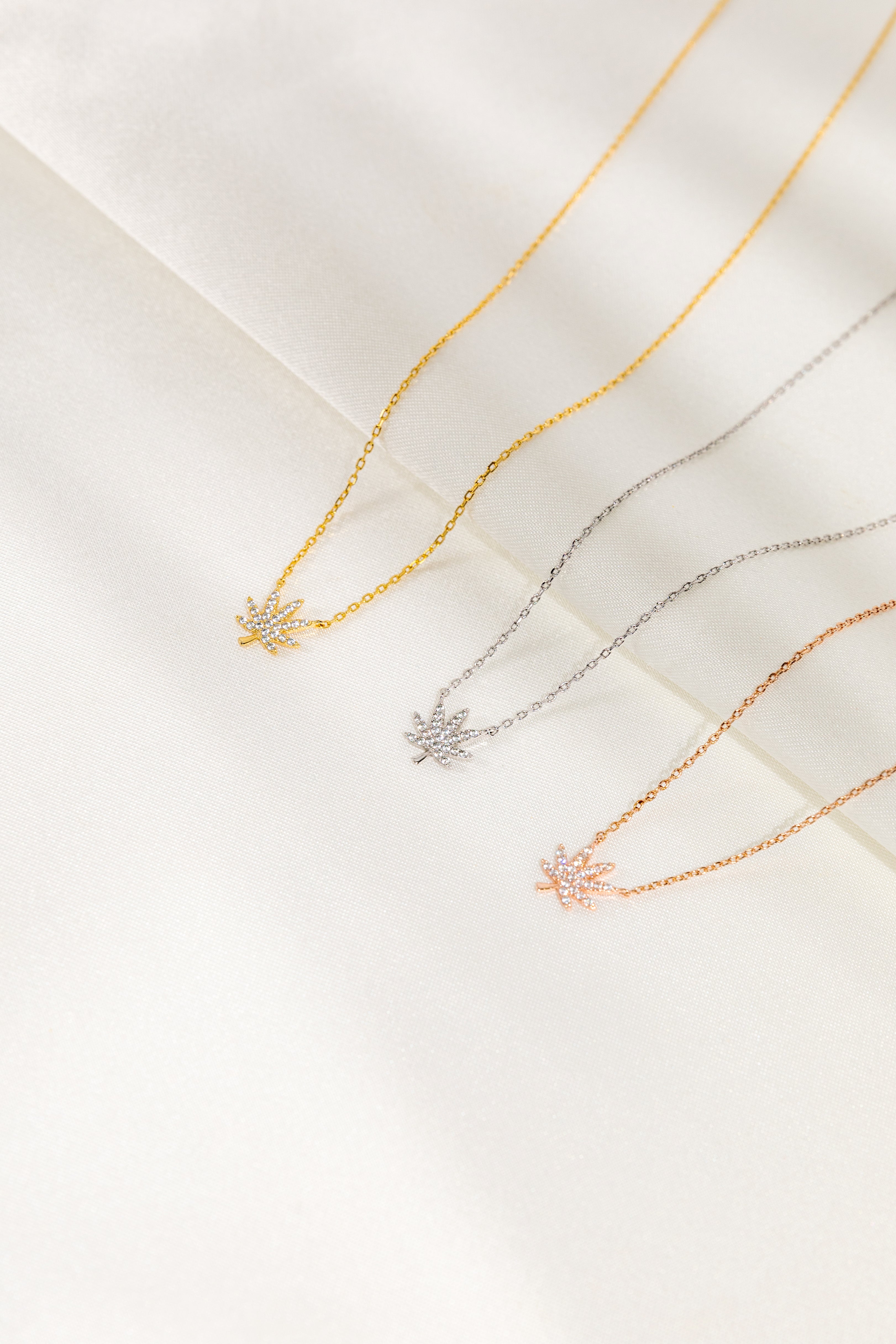 ROSE GOLD LEAF NECKLACE The Kush Girls