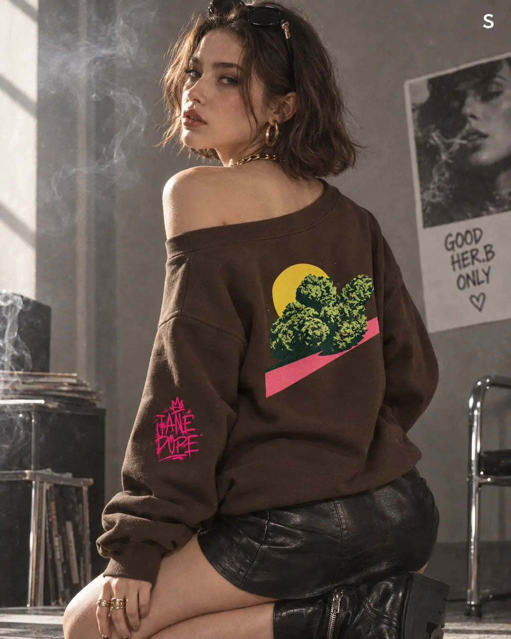 GOOD HER.B ONLY off-shoulder micro-fleece sweatshirt in brown, size S