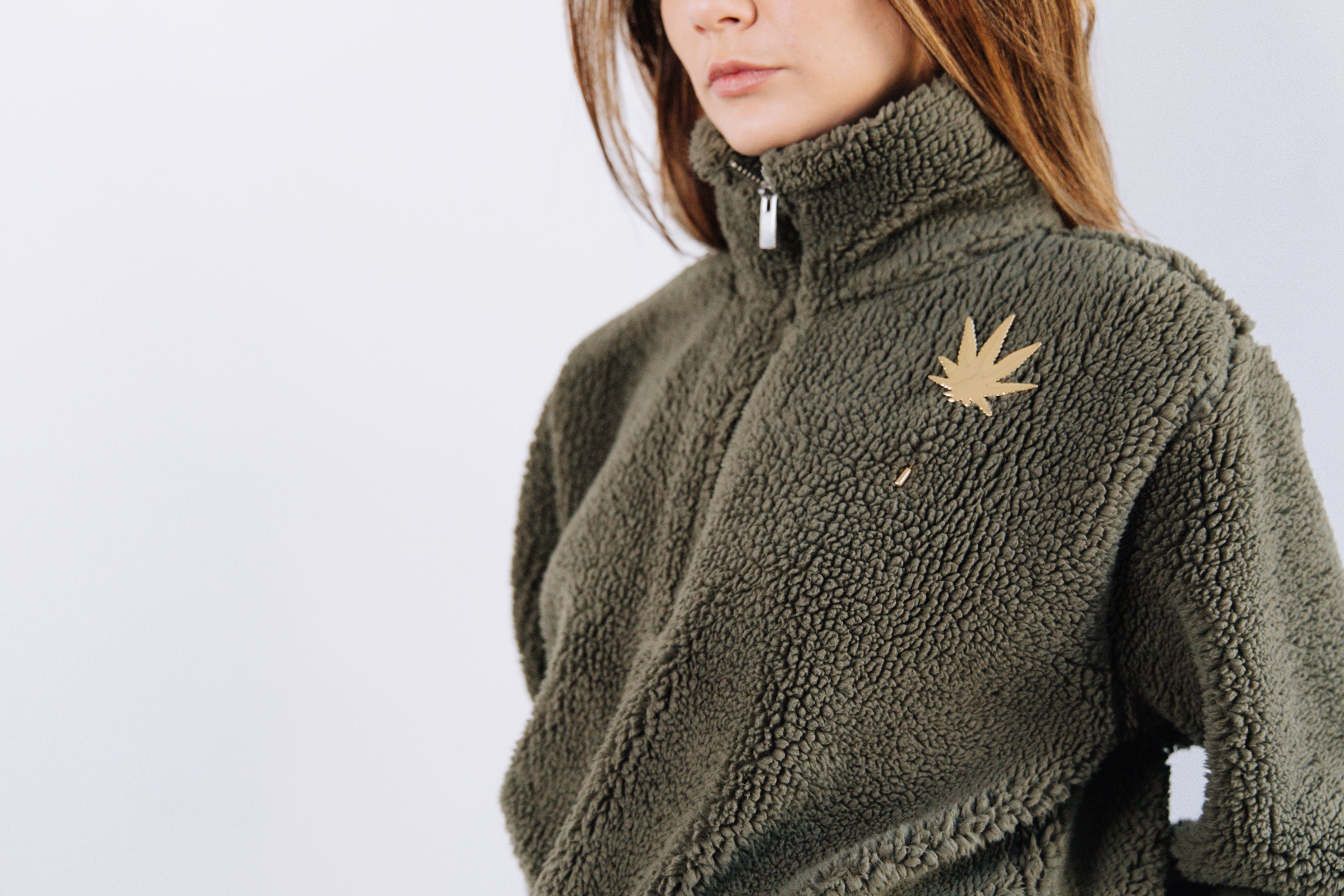 HER.B LEAF BROOCH/PIN Gold pin