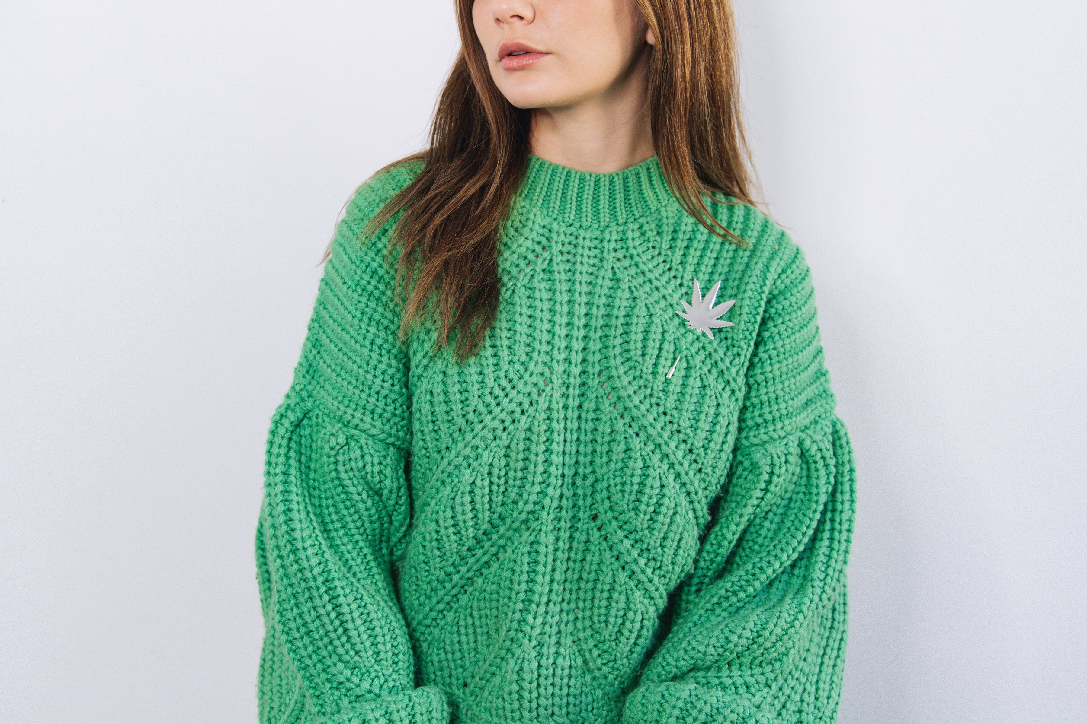 HER.B LEAF BROOCH/PIN Gold pin