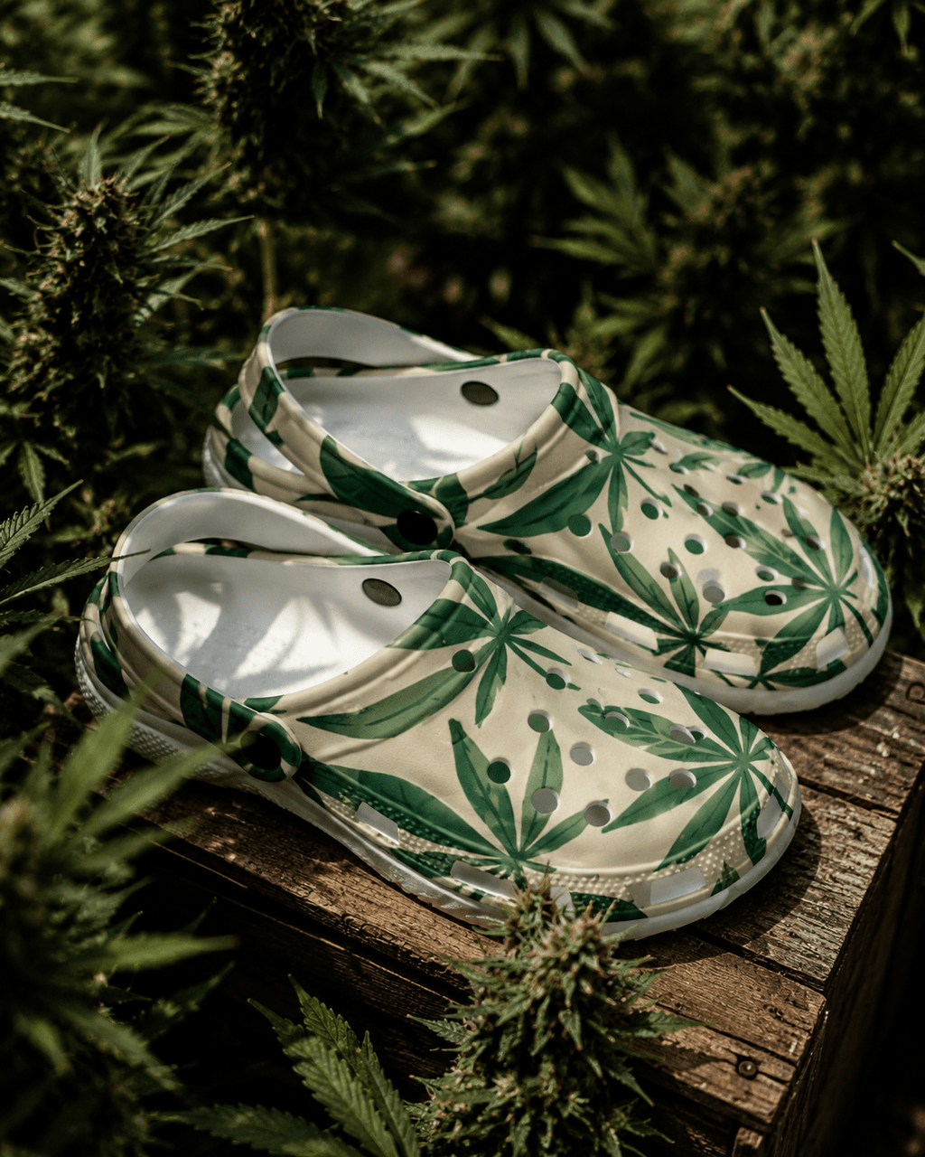 Leaf print foam clogs, back view on model