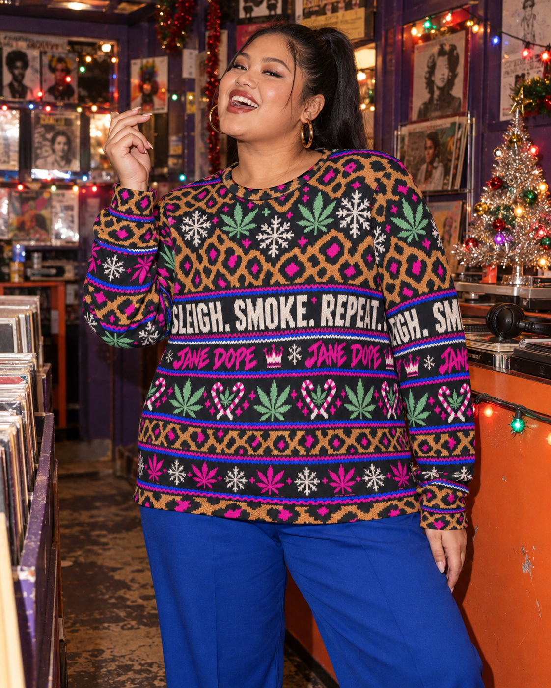 Women's leopard holiday sweater, size 4XL fit illustration